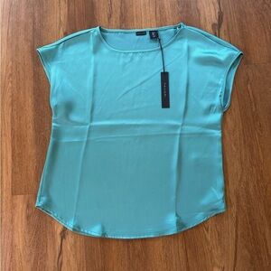Tahari Seafoam Green Silky Blouse with Cap Sleeves Size Small NWT